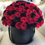 Большая коробка 101 черная и красная роза Большая коробка 101 черная и красная роза