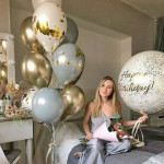 Подарочный набор букет с эустомой и воздушные шары Подарочный набор букет с эустомой и воздушные шары